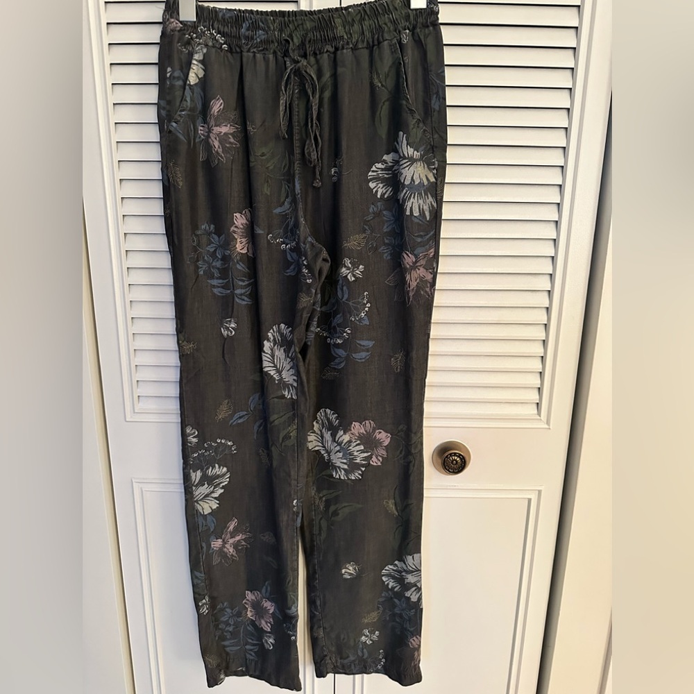 Floral Linen Luv Jeans